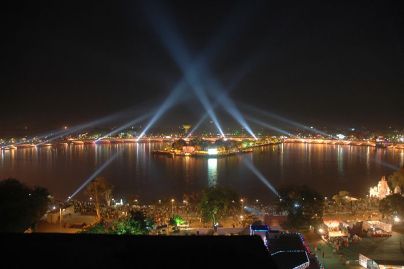 Kankaria Lake - scenic waterfront